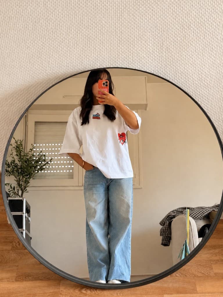 HEARTLESS TEE portée en intérieur